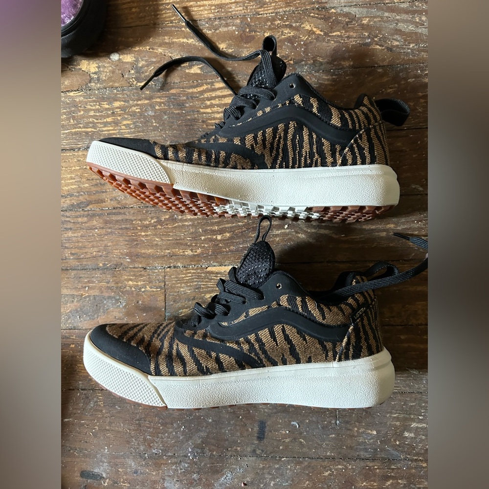 vans - Picture 3 of 5